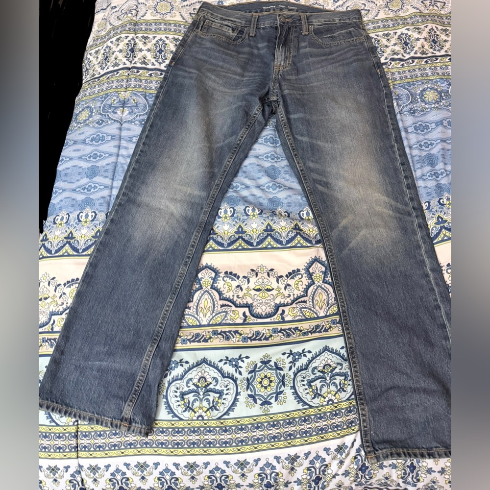 OLD Navy Mens 33x30 Straight Fit Jeans. New without tags never worn